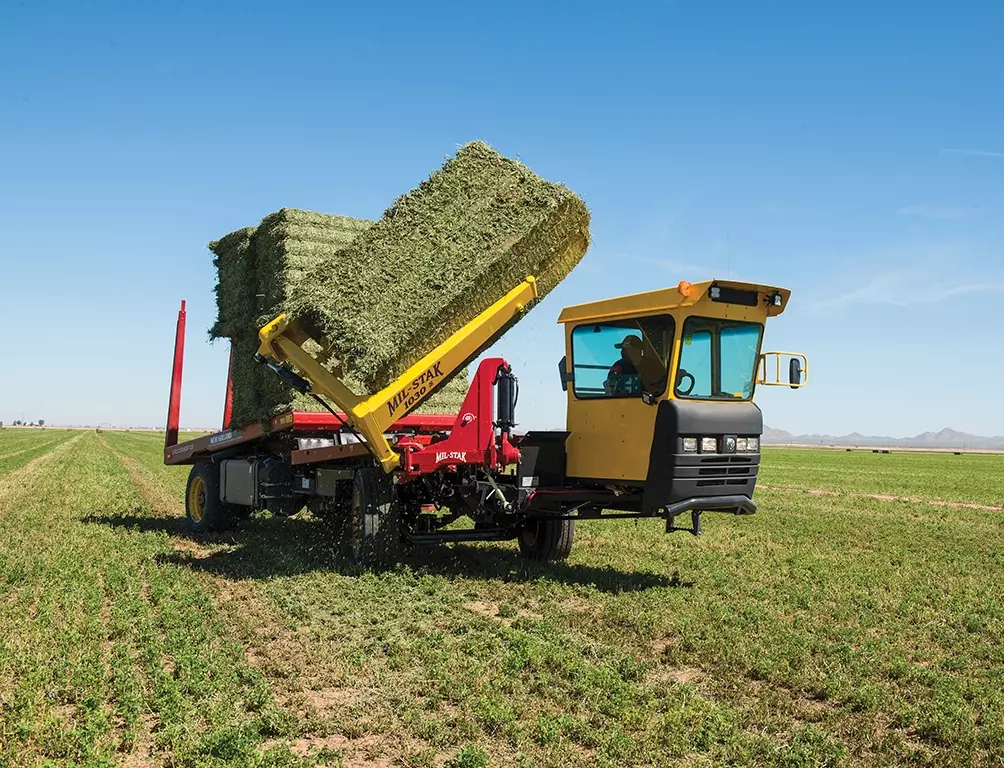 Stackcruiser® Self-Propelled Bale Wagons